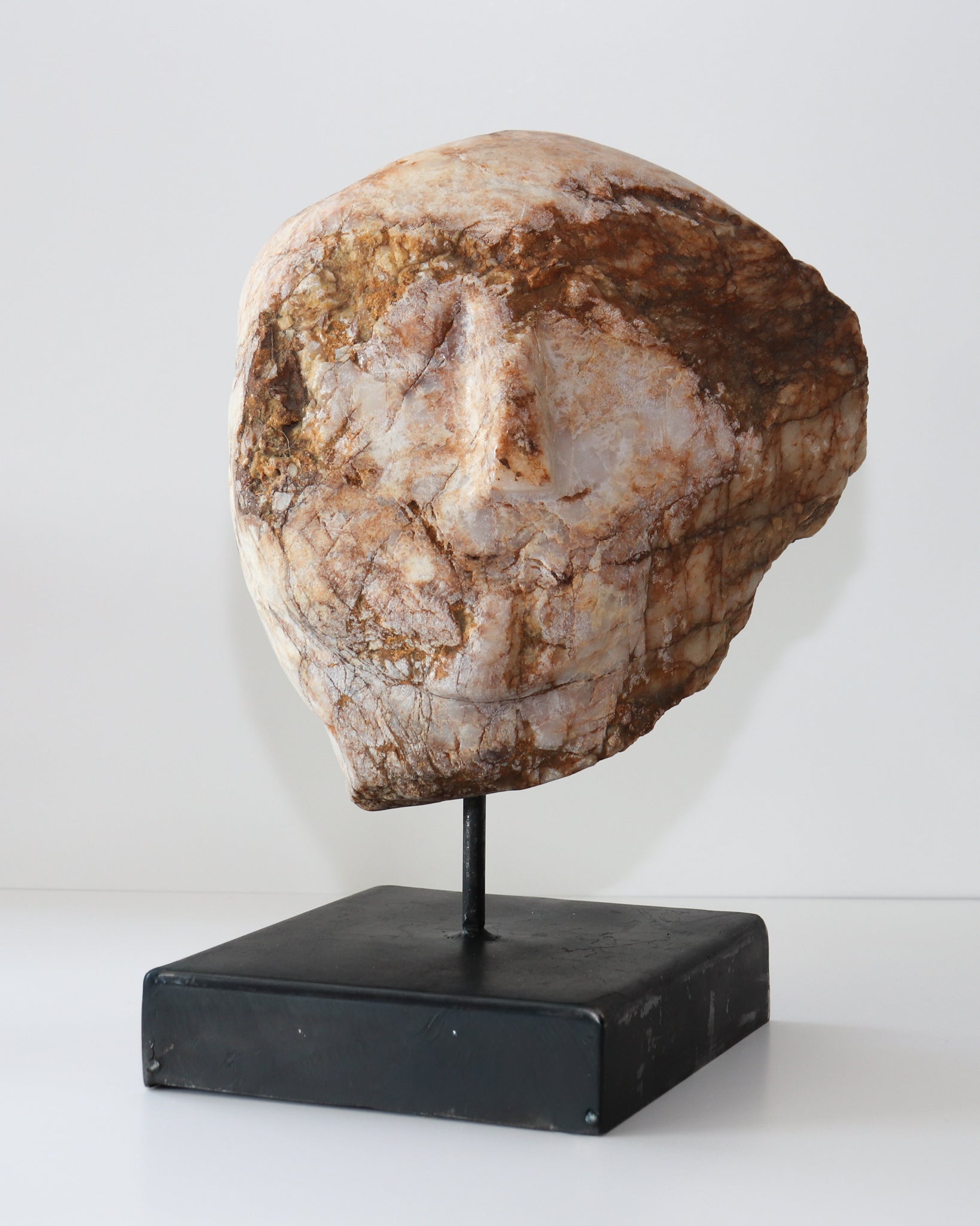 Escultura Cabeza en Piedra