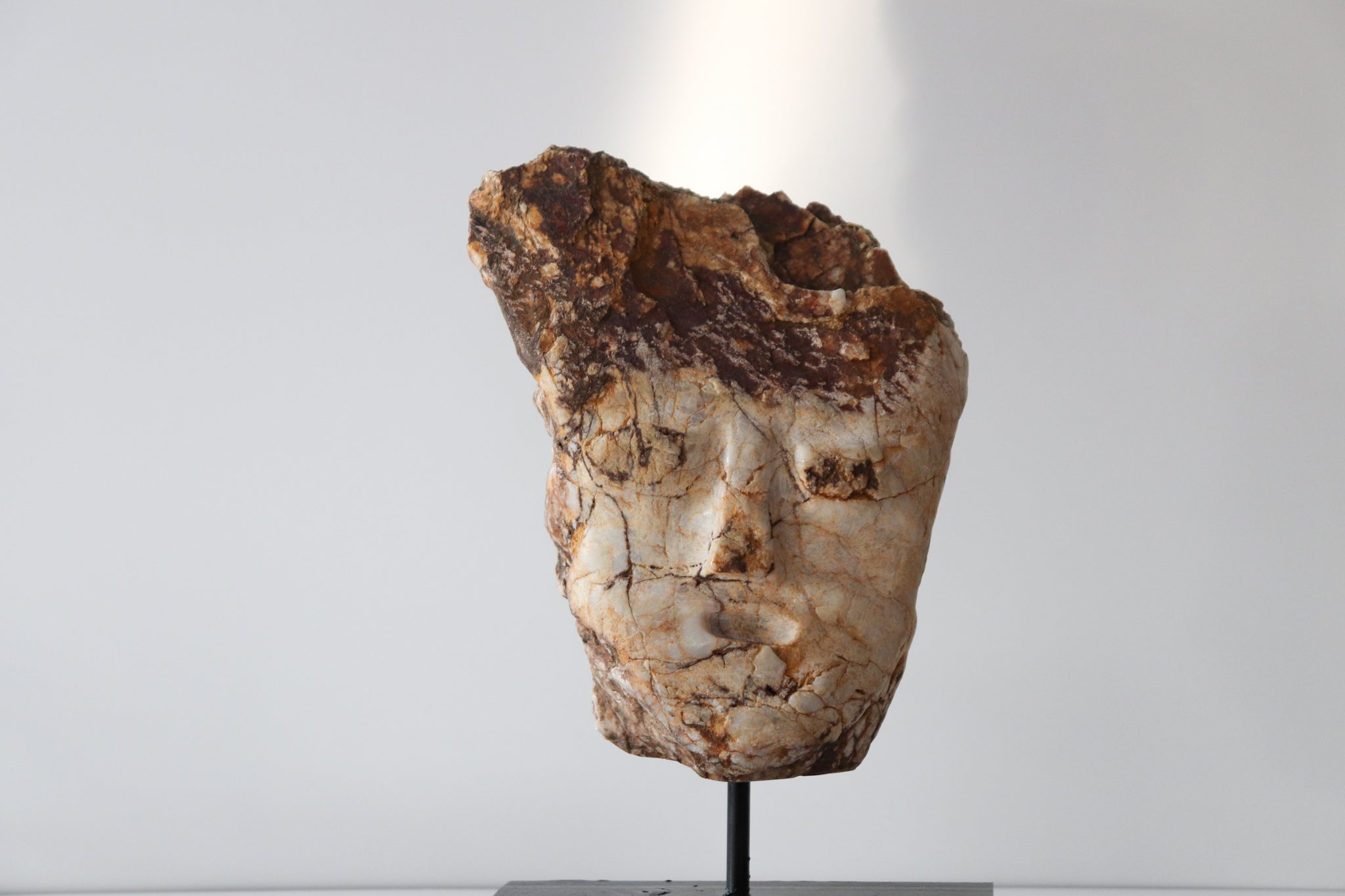 Escultura Cabeza en Piedra