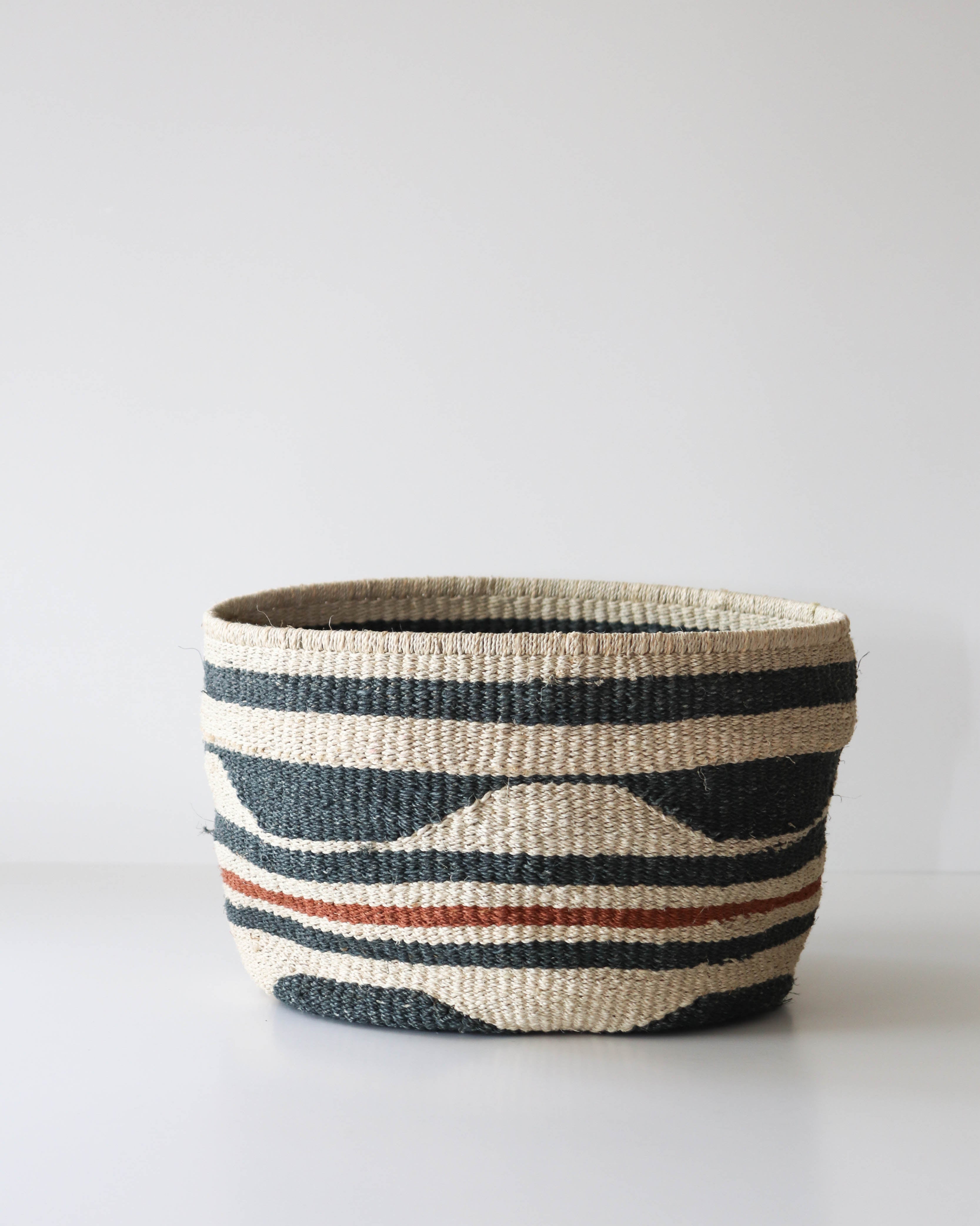 Cuenco Tejido Grande Negro Diseño