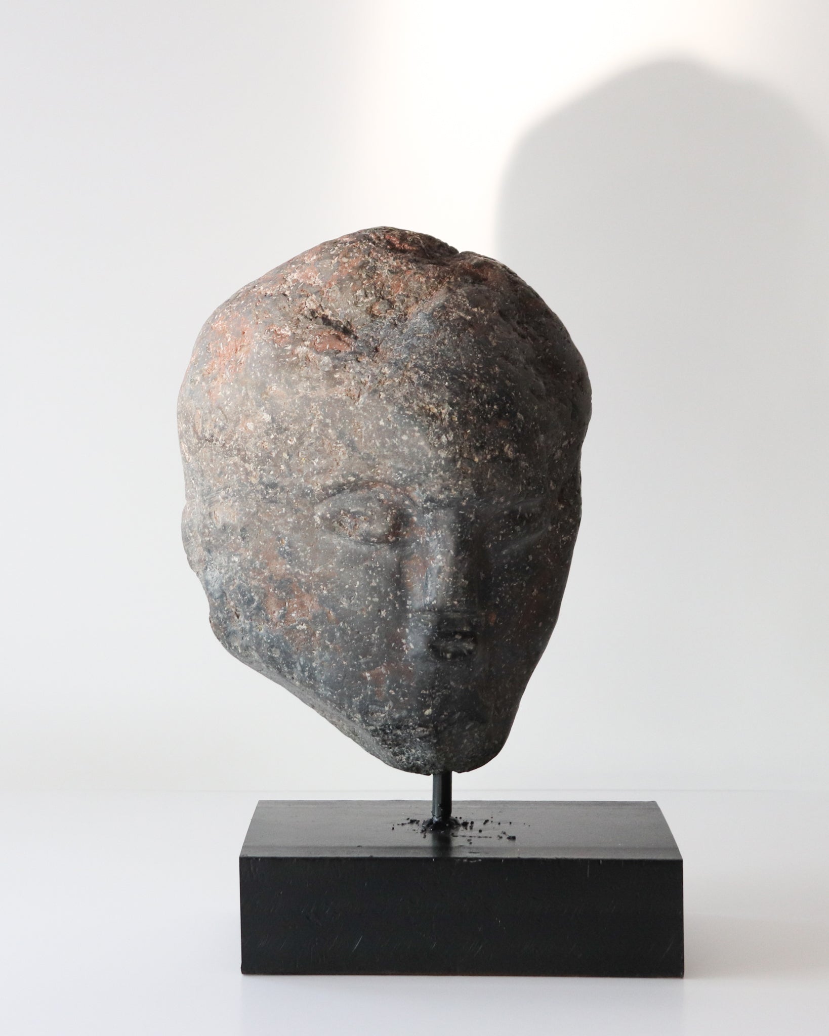 Escultura Cabeza en Piedra