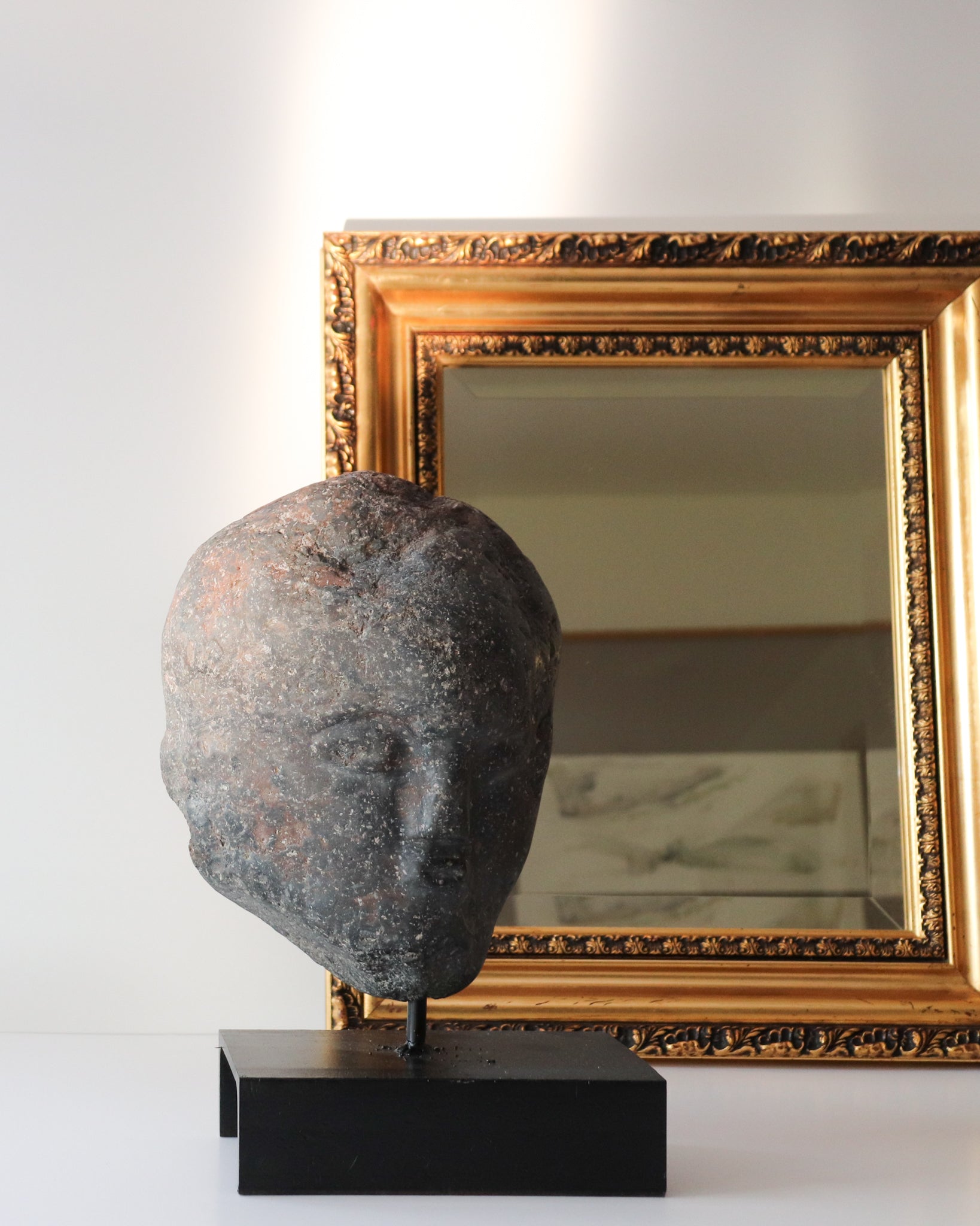 Escultura Cabeza en Piedra