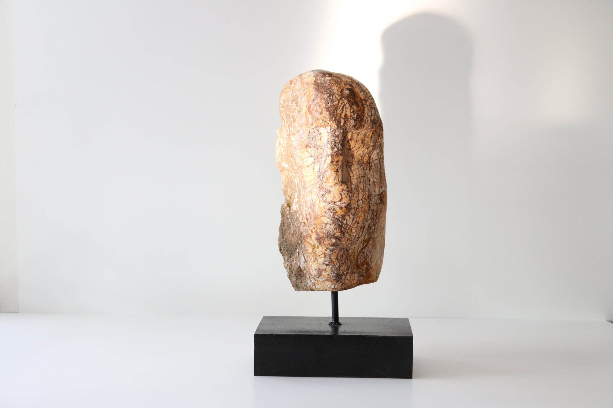 Escultura Cabeza en Piedra