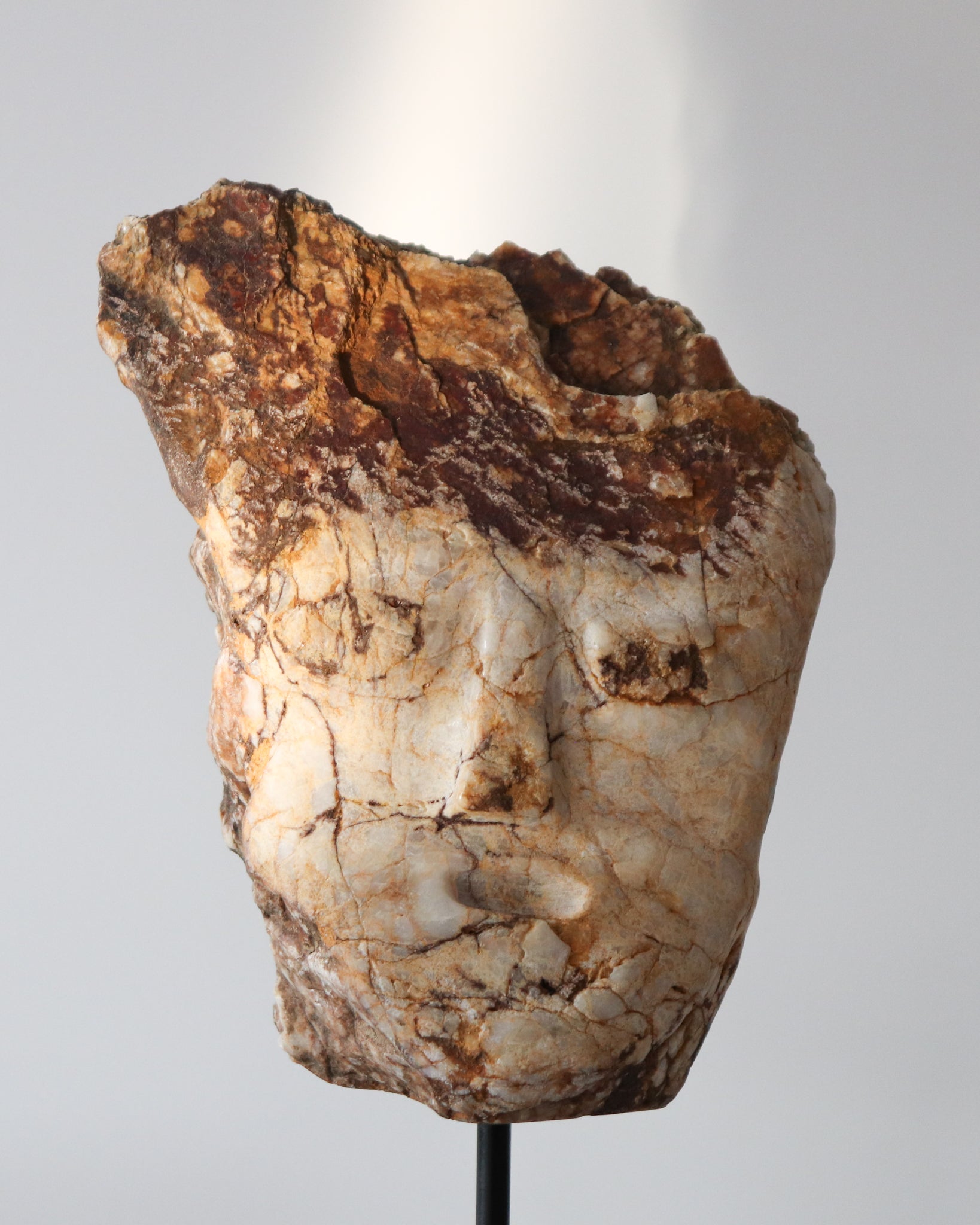 Escultura Cabeza en Piedra