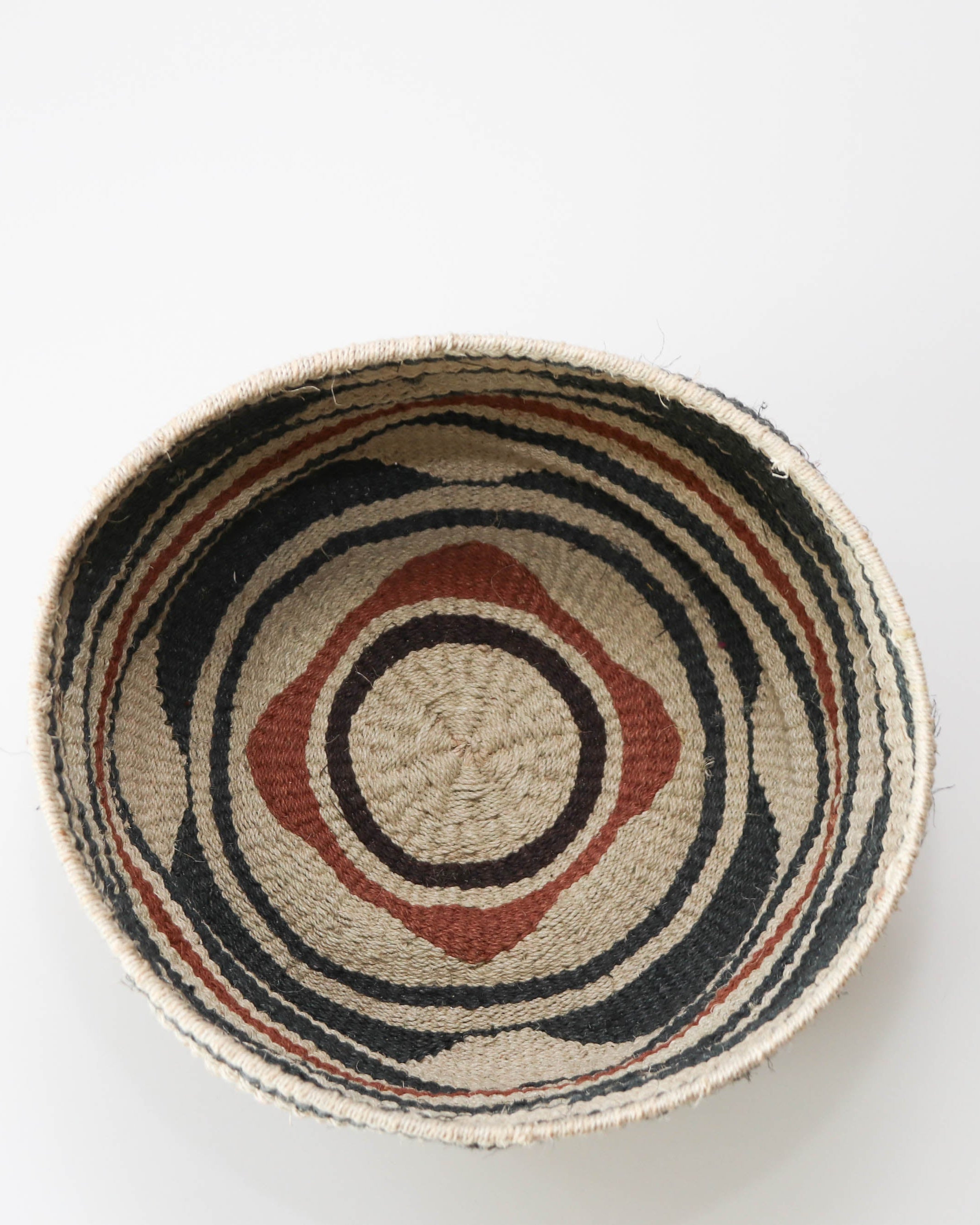 Cuenco Tejido Grande Negro Diseño